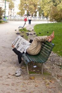 sdf sur un banc Depositphotos 7738620 S